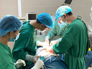 4 giờ cân não, cứu bệnh nhân qua ca mổ cắt khối tá tụy mở rộng