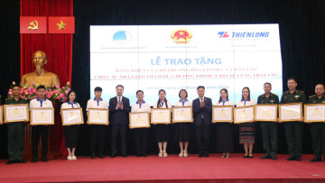 Vinh danh 80 nhà giáo tiêu biểu trong chương trình “Chia sẻ cùng thầy cô”