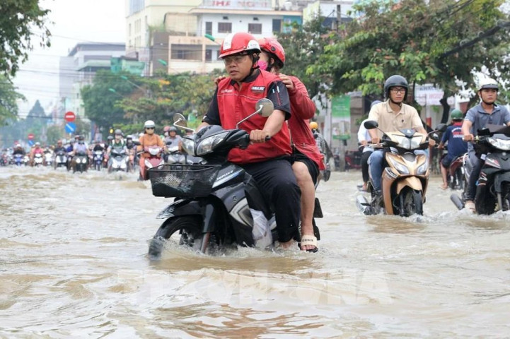 Triều cường ở Cần Thơ vượt báo động III trở lại
