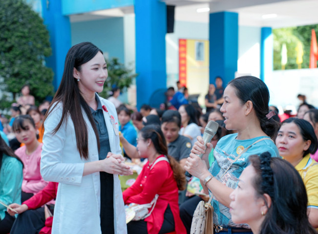 Gắn kết cộng đồng qua hoạt động chăm sóc sức khỏe phụ nữ