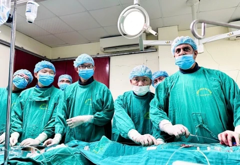 Bệnh viện Đa khoa tỉnh Thanh Hóa ghi dấu ấn với ca thay van động mạch chủ qua da