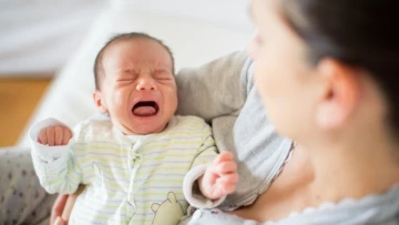 Nguyên nhân bé không chịu bú mẹ