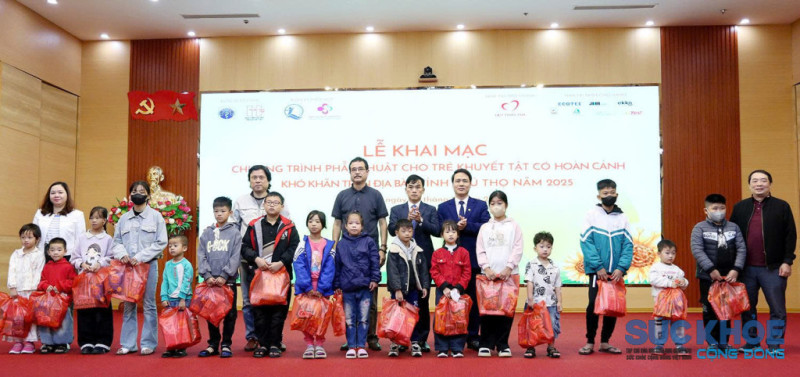 Hơn 500 trẻ khuyết tật được thăm khám và phẫu thuật miễn phí tại Phú Thọ
