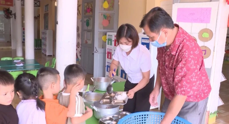 Chung tay cải thiện dinh dưỡng cho trẻ em vùng cao Thanh Hóa
