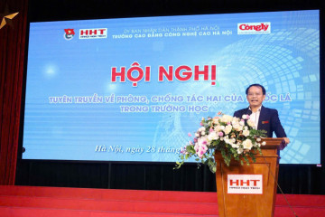 Gần 300 sinh viên tham gia hoạt động tuyên truyền phòng chống thuốc lá: Chung tay xây dựng môi trường học đường an toàn cho sức khỏe cộng đồng
