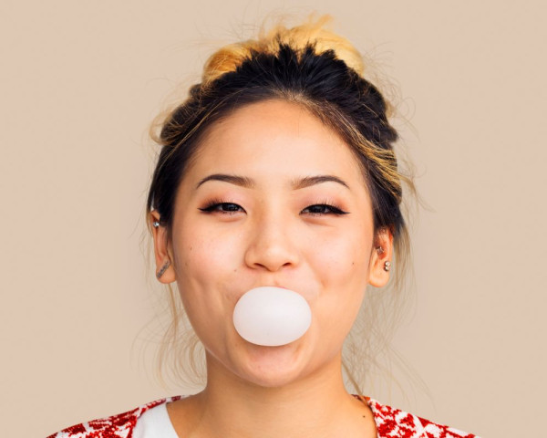 Lợi ích và tác hại của việc nhai kẹo cao su thường xuyên?