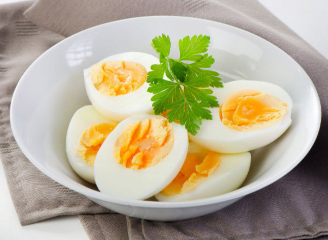 1 quả trứng gà luộc bao nhiêu protein?