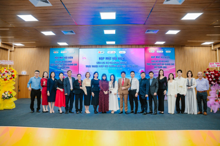 KOL/KOC – Từ người tạo ảnh hưởng đến “đại sứ niềm tin” của người tiêu dùng