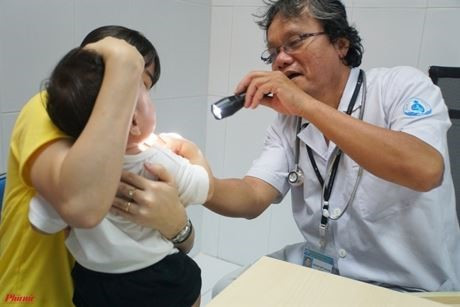 EV71 tái xuất, TP. Hồ Chí Minh báo động về bệnh tay-chân-miệng nặng có nguy cơ tăng cao