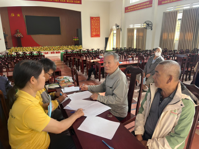 Bắt đầu chi trả gộp 3 tháng lương hưu, trợ cấp BHXH tại 4 tỉnh vùng lũ