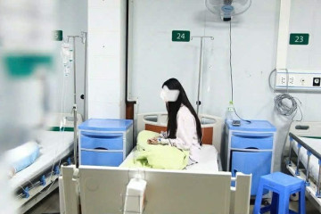 Cô gái 23 tuổi liệt tứ chi sau 3 năm lạm dụng bóng cười