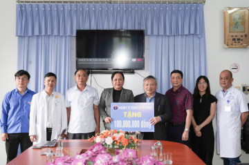 Đoàn y tế Hải Phòng vượt nghìn cây số tiếp sức vùng lũ Sơn Hòa