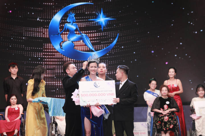 Hoa hậu Trăng Khuyết – Khi những vầng trăng không tròn vẫn tỏa sáng bền bỉ