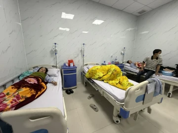Khẩn trương điều tra vụ nghi ngộ độc thực phẩm sau khi ăn bánh mì ở Quảng Ngãi