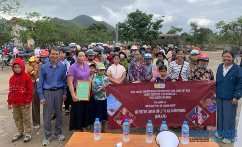 Nối tiếp những chuyến đi gửi gắm “Nghĩa đồng bào” từ Hội VACHE tới bà con vùng lũ