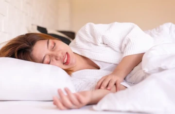Nghiến răng khi khủ có nguy hiểm không?