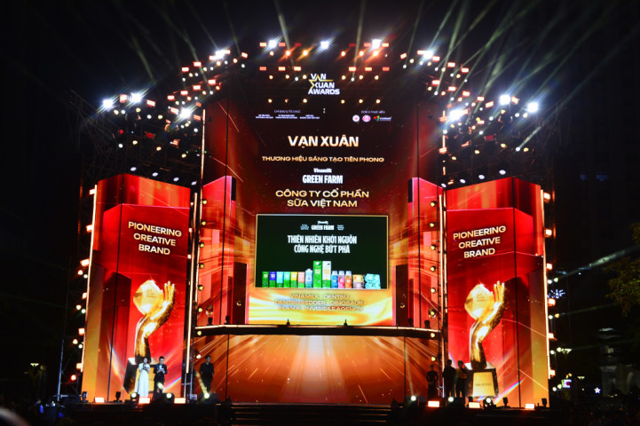 Bà Mai Kiều Liên được vinh danh lãnh đạo truyền cảm hứng sáng tạo tại Vạn xuân Awards 2025