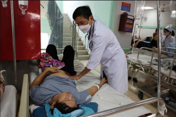 Bộ Y tế yêu cầu khẩn trương làm rõ vụ hàng chục người ngộ độc sau ăn bánh mì ở TP. Hồ Chí Minh