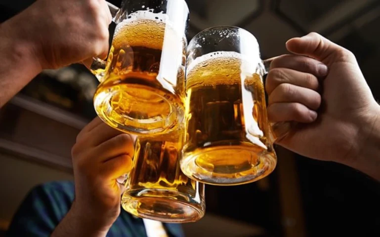 Lợi ích và tác hại của việc uống bia