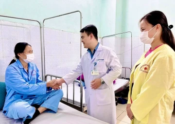 Thanh Hóa: Kịp thời loại bỏ khối u khổng lồ, cứu sống nữ bệnh nhân
