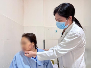 Cảnh báo nguy cơ sức khỏe từ chích lể, giác hơi hút máu theo truyền miệng