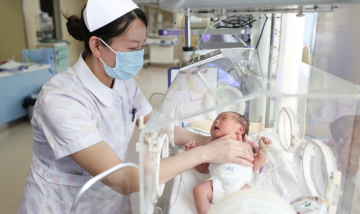 Trung Quốc miễn phí sinh con, đánh thuế tránh thai