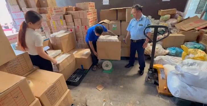 Đồng Nai: Thu giữ hơn 1,4 tấn bánh kẹo, mứt Tết không rõ nguồn gốc