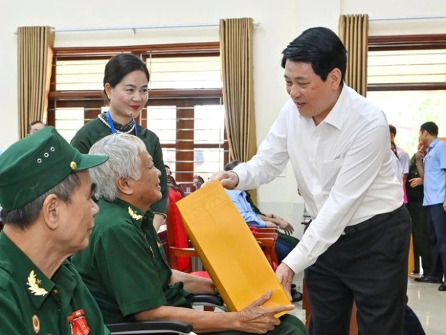 Hướng dẫn tặng quà của Chủ tịch nước cho người có công dịp Tết Nguyên đán Bính Ngọ 2026