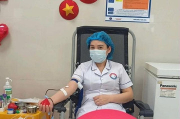 Nhân viên y tế hiến máu kịp thời, cứu sống bệnh nhân đa chấn thương nguy kịch