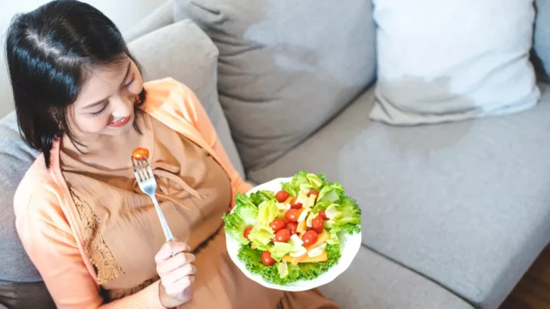 Cách để ăn ít mà không đói khi cần giảm cân