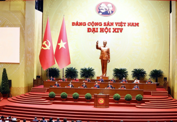 Thảo luận về các Văn kiện trình Đại hội XIV của Đảng: Đổi mới mạnh mẽ tư duy, hoàn thiện thể chế, nâng cao năng lực quản trị quốc gia