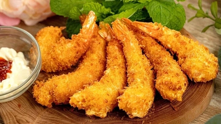 Cách làm tôm chiên xù giòn rụm, không bị ngấy cho gia đình ngày cuối tuần