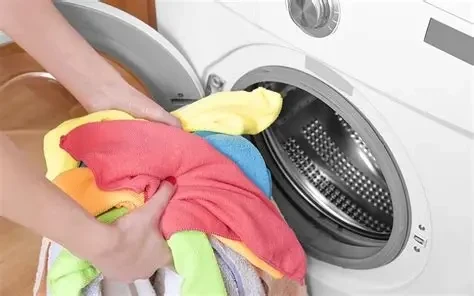 Cách giúp quần áo khô nhanh trong mùa đông ẩm ướt