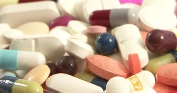 Thu hồi trên toàn quốc lô thuốc Diacerin 50 vi phạm chất lượng