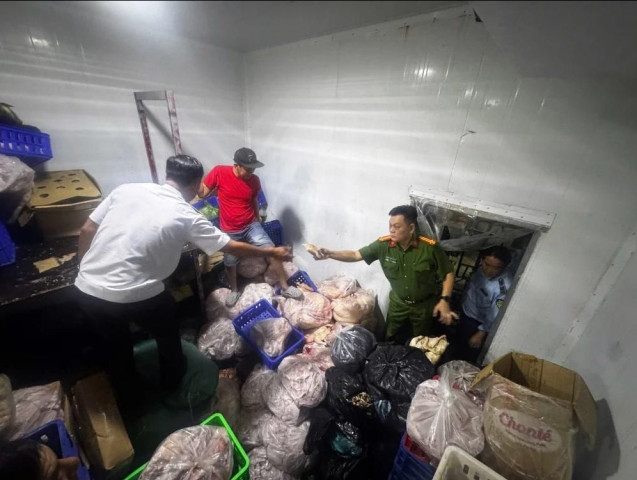 TP. Hồ Chí Minh phát hiện kho thực phẩm đông lạnh gồm hơn 740kg thịt cá không rõ nguồn gốc