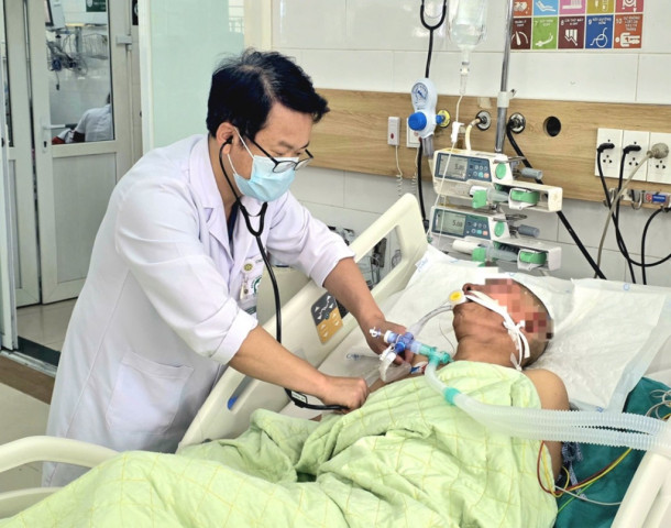 Tin “bài thuốc” chữa xoang trên mạng xã hội, cụ ông nhập viện vì ngộ độc khí CO nặng