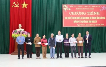 Thanh Hóa: Phường Nguyệt Viên trao 399 suất quà Tết, chăm lo an sinh cho hộ khó khăn