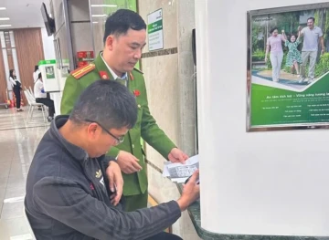 Thanh Hóa: Công an hỗ trợ người dân nhận lại 350 triệu đồng chuyển nhầm