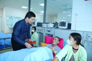 Thanh Hóa tổ chức “Xuân yêu thương”, tiếp sức bệnh nhân ung thư vượt qua bệnh tật