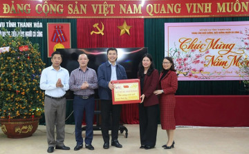 Lãnh đạo tỉnh Thanh Hóa thăm, động viên sức khỏe người có công và bệnh nhân dịp Tết Bính Ngọ
