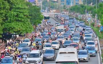 Thủ tướng: Không để xảy ra ùn tắc kéo dài trên các tuyến đường vào trung tâm Hà Nội và TP. Hồ Chí Minh