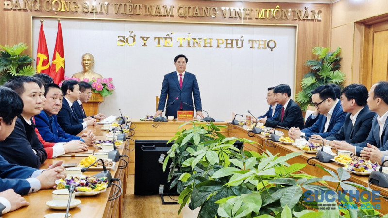 Phú Thọ: Chủ tịch Trần Duy Đông thăm, chúc Tết ngành y tế: “Đoàn kết, kỷ cương, hài lòng, đột phá”
