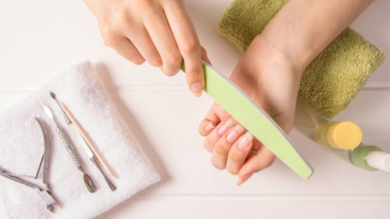 3 cách gỡ sơn gel tại nhà không gây xước móng