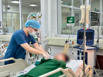 Uống rượu liên tục suốt Tết, người đàn ông xơ gan nhập viện trong tình trạng sốc mất máu