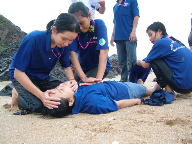 Sơ cứu đuối nước đúng kỹ thuật