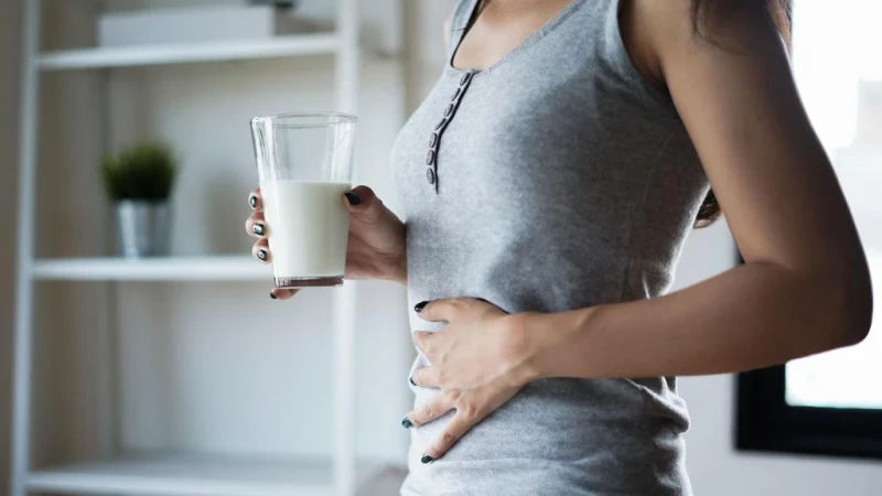 Bị đau dạ dày uống sữa được không?