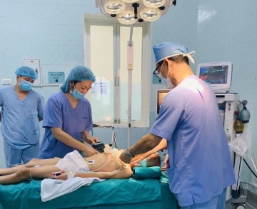 Thanh Hoá: Cấp cứu kịp thời bệnh nhi chấn thương sọ não sau tai nạn chơi patin