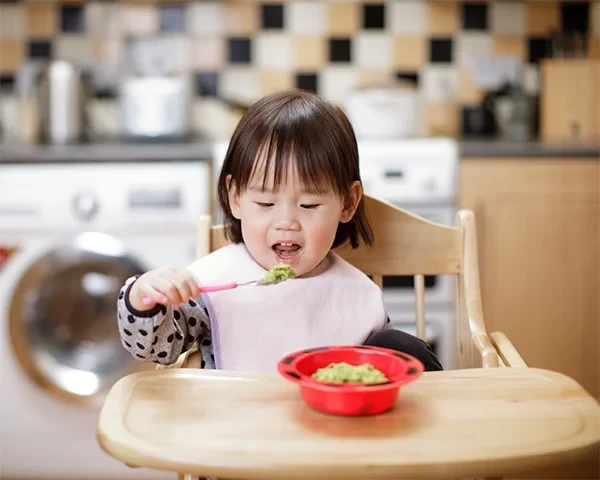 Nên cho bé ăn bột hay cháo xay trong giai đoạn ăn dặm?