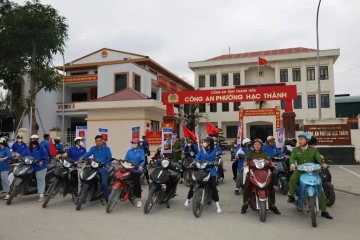 Thanh Hóa: Tuyên truyền lưu động về cuộc bầu cử tại phường Hạc Thành