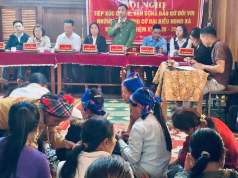 Công an vùng biên Thanh Hóa tích cực tuyên truyền bầu cử